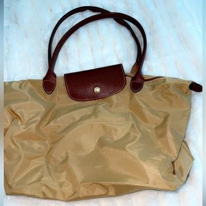 Longchamp Le pilage large tote. Marigold yellow